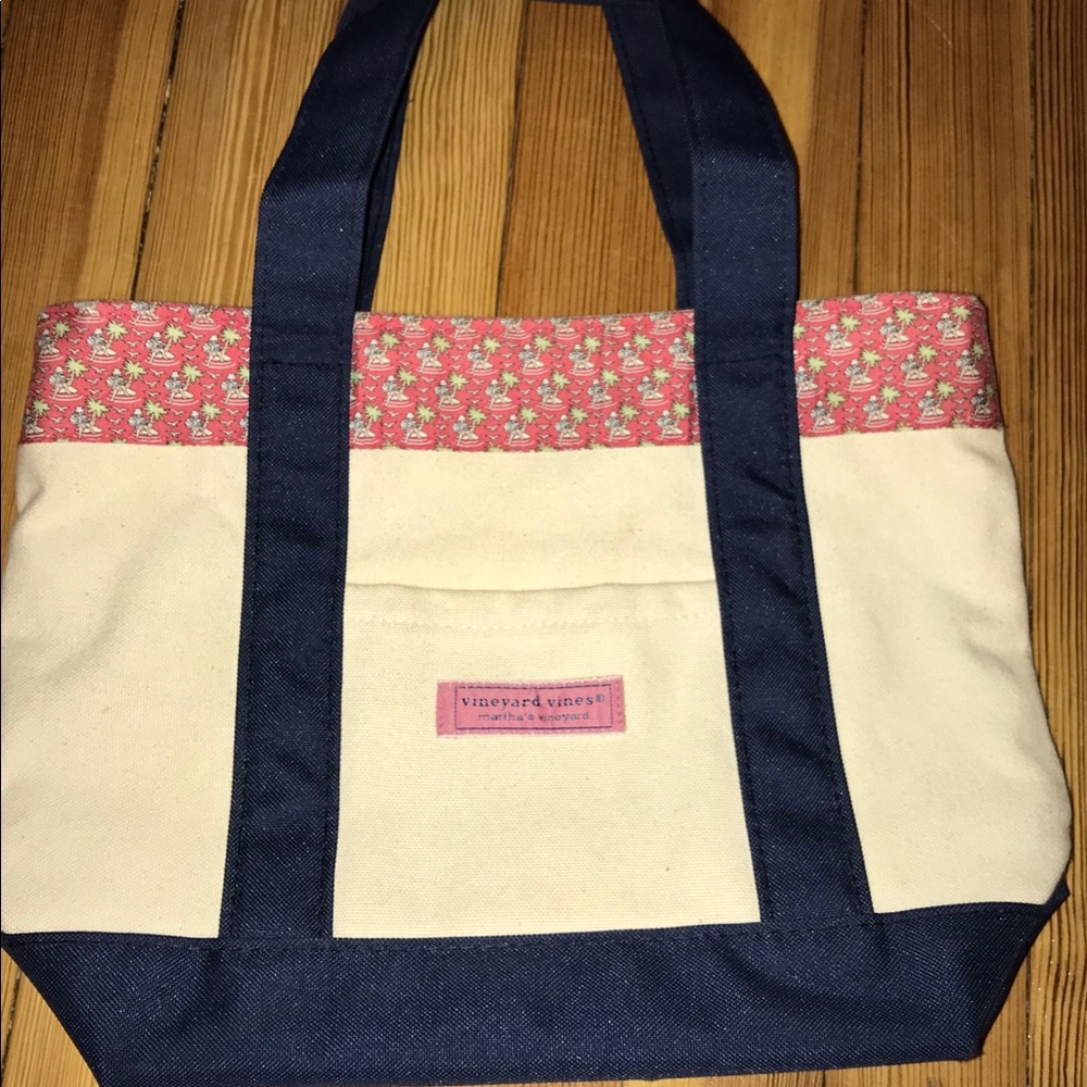 Vineyard vines tote